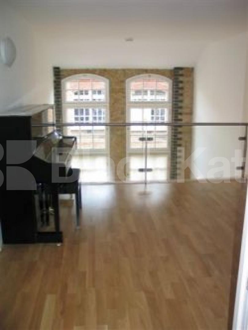 			Must be seen, 2 Bedroom, 1 bath, 1 reception Flat			 Hanway Place, SOHO/WEST END W1
